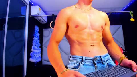 Snapshot of aydenmillerdom chatting on 12-24-24, 07:28 Ayden Miller online show from 12-24-24, 07:28