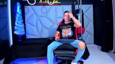 Snapshot of aydenmillerdom chatting on 12-28-24, 12:36 Ayden Miller online show from 12-28-24, 12:36