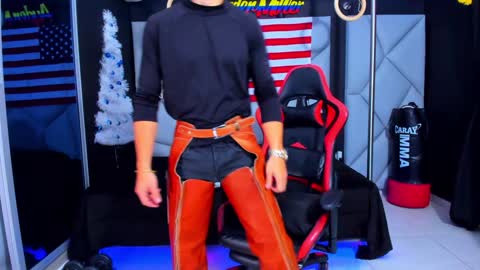 Snapshot of aydenmillerdom chatting on 12-29-24, 04:05 Ayden Miller online show from 12-29-24, 04:05