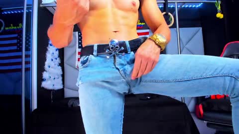 Snapshot of aydenmillerdom chatting on 12-31-24, 03:34 Ayden Miller online show from 12-31-24, 03:34