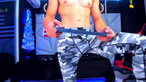 Snapshot of aydenmillerdom chatting on 12-31-24, 06:37 Ayden Miller online show from 12-31-24, 06:37