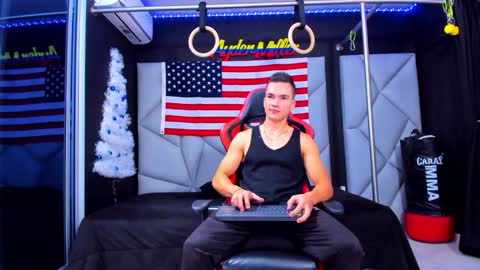 Snapshot of aydenmillerdom chatting on 01-02-25, 12:03 Ayden Miller online show from 01-02-25, 12:03