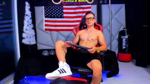 Snapshot of aydenmillerdom chatting on 01-02-25, 03:08 Ayden Miller online show from 01-02-25, 03:08