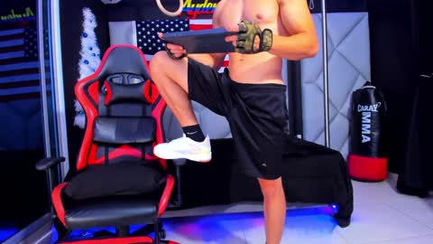 Snapshot of aydenmillerdom chatting on 01-03-25, 01:16 Ayden Miller online show from 01-03-25, 01:16