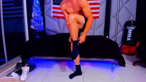 Snapshot of aydenmillerdom chatting on 01-05-25, 06:13 Ayden Miller online show from 01-05-25, 06:13