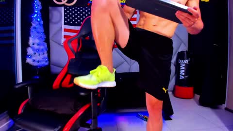 Snapshot of aydenmillerdom chatting on 01-05-25, 10:08 Ayden Miller online show from 01-05-25, 10:08