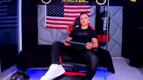 Snapshot of aydenmillerdom chatting on 01-10-25, 02:13 Ayden Miller online show from 01-10-25, 02:13