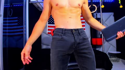 Snapshot of aydenmillerdom chatting on 01-14-25, 03:01 Ayden Miller online show from 01-14-25, 03:01