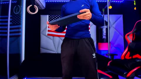 Snapshot of aydenmillerdom chatting on 01-20-25, 03:18 Ayden Miller online show from 01-20-25, 03:18