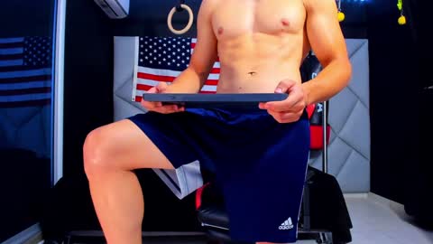 Snapshot of aydenmillerdom chatting on 01-21-25, 02:11 Ayden Miller online show from 01-21-25, 02:11