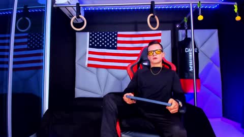 Snapshot of aydenmillerdom chatting on 01-23-25, 01:02 Ayden Miller online show from 01-23-25, 01:02