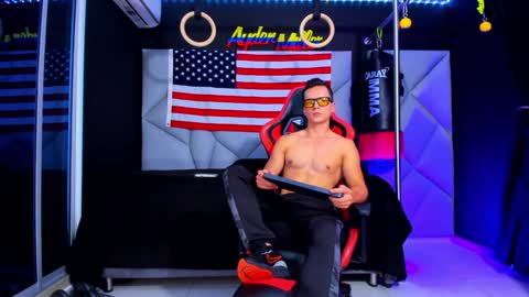 Snapshot of aydenmillerdom chatting on 01-28-25, 03:47 Ayden Miller online show from 01-28-25, 03:47