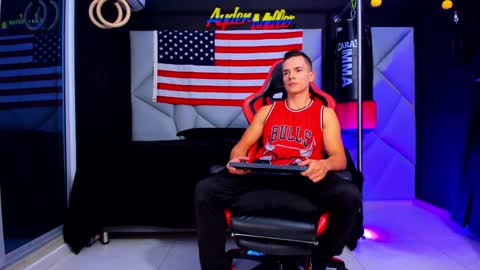 Snapshot of aydenmillerdom chatting on 02-04-25, 03:00 Ayden Miller online show from 02-04-25, 03:00