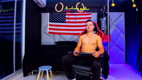 Snapshot of aydenmillerdom chatting on 02-04-25, 12:55 Ayden Miller online show from 02-04-25, 12:55