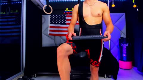 Snapshot of aydenmillerdom chatting on 02-06-25, 02:55 Ayden Miller online show from 02-06-25, 02:55