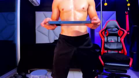 Snapshot of aydenmillerdom chatting on 02-18-25, 04:16 Ayden Miller online show from 02-18-25, 04:16