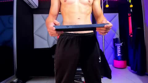 Snapshot of aydenmillerdom chatting on 02-19-25, 01:28 Ayden Miller online show from 02-19-25, 01:28