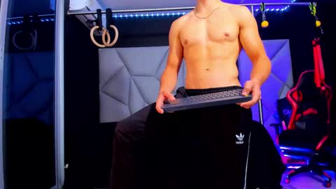 Snapshot of aydenmillerdom chatting on 03-10-25, 11:42 Ayden Miller online show from 03-10-25, 11:42