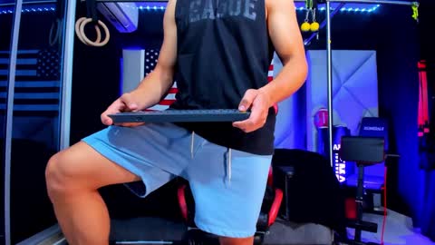 Snapshot of aydenmillerdom chatting on 09-12-25, 02:44 Ayden Miller online show from 09-12-25, 02:44