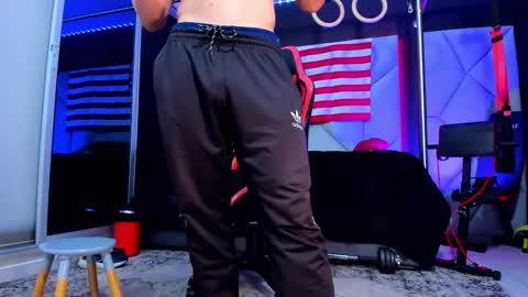 Snapshot of aydenmillerdom chatting on 10-07-25, 02:31 Ayden Miller online show from 10-07-25, 02:31