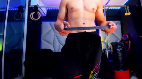 Snapshot of aydenmillerdom chatting on 12-03-25, 01:31 Ayden Miller online show from 12-03-25, 01:31