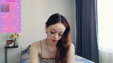 Snapshot of ayehoney chatting on 07-05-26, 02:24 Hailey Wellington online show from 07-05-26, 02:24