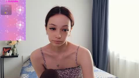 Snapshot of ayehoney chatting on 07-08-26, 05:56 Hailey Wellington online show from 07-08-26, 05:56