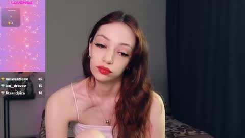 Snapshot of ayehoney chatting on 07-18-26, 11:08 Hailey Wellington online show from 07-18-26, 11:08