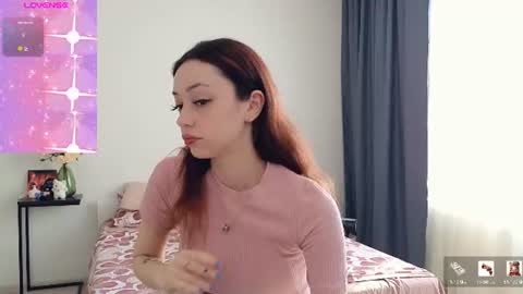 Snapshot of ayehoney chatting on 07-21-26, 04:59 Hailey Wellington online show from 07-21-26, 04:59
