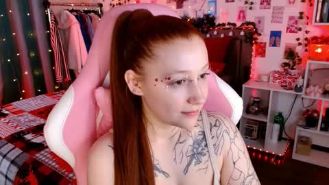 Ayla hill online show from 11-30-25, 08:35