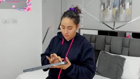 Snapshot of ayla_martinez chatting on 01-30-25, 08:43 Ayla online show from 01-30-25, 08:43