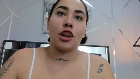 Snapshot of ayla_martinez chatting on 02-02-25, 05:42 Ayla online show from 02-02-25, 05:42