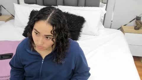 Snapshot of ayla_martinez chatting on 02-03-25, 01:52 Ayla online show from 02-03-25, 01:52