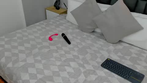 Snapshot of ayla_martinez chatting on 02-09-25, 01:44 Ayla online show from 02-09-25, 01:44