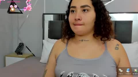 Snapshot of ayla_martinez chatting on 02-22-25, 02:39 Ayla online show from 02-22-25, 02:39