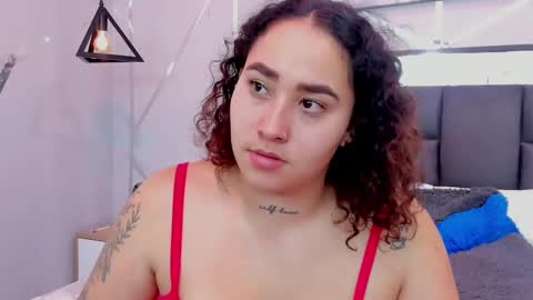 Snapshot of ayla_martinez chatting on 02-25-25, 06:14 Ayla online show from 02-25-25, 06:14
