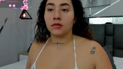 Snapshot of ayla_martinez chatting on 03-09-25, 01:35 Ayla online show from 03-09-25, 01:35