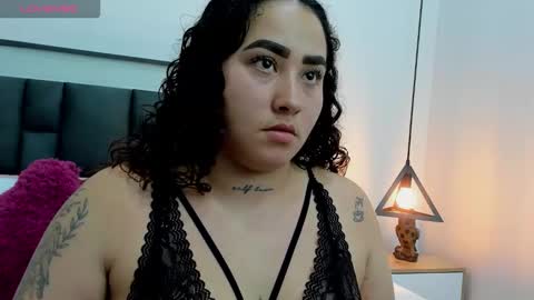 Snapshot of ayla_martinez chatting on 09-27-25, 02:16 Ayla online show from 09-27-25, 02:16