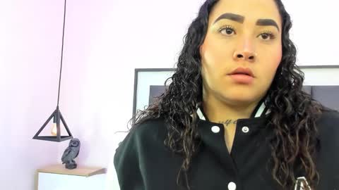 Snapshot of ayla_martinez chatting on 10-14-25, 01:50 Ayla online show from 10-14-25, 01:50