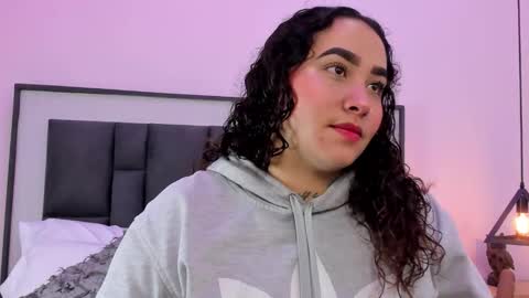 Snapshot of ayla_martinez chatting on 10-18-25, 02:47 Ayla online show from 10-18-25, 02:47