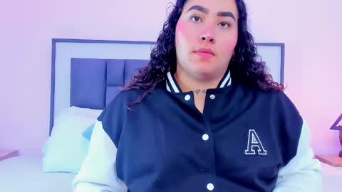 Snapshot of ayla_martinez chatting on 10-20-25, 02:12 Ayla online show from 10-20-25, 02:12