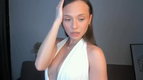 Hi my names Eva 3 online show from 02-23-25, 12:27