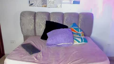 Snapshot of aylah_beckham chatting on 06-04-26, 11:16 aylah_beckham online show from 06-04-26, 11:16