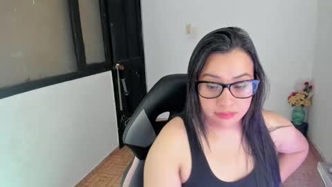 SandyMODELINDEPENDIENT online show from 12-19-25, 05:09