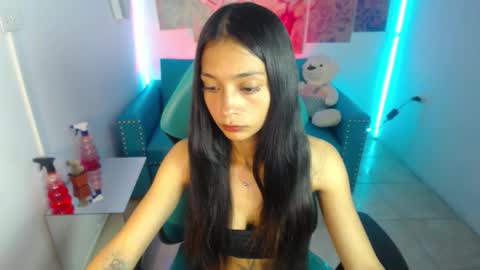 Snapshot of aylanny_m chatting on 11-21-25, 04:27 aylanny_m online show from 11-21-25, 04:27