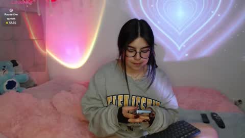 Snapshot of ayleen_honey chatting on 10-23-25, 10:08 Ayleen online show from 10-23-25, 10:08
