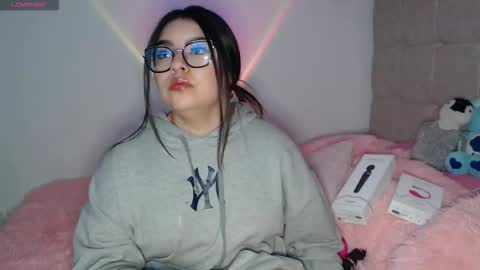 Snapshot of ayleen_honey chatting on 10-30-25, 02:13 Ayleen online show from 10-30-25, 02:13