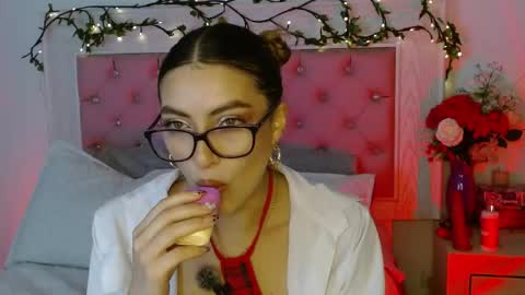 Snapshot of ayleen_m chatting on 05-08-26, 05:35 AYLEEN online show from 05-08-26, 05:35