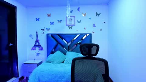 Aylin online show from 12-28-24, 09:19