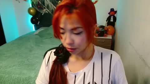 Aylin online show from 10-30-25, 01:56